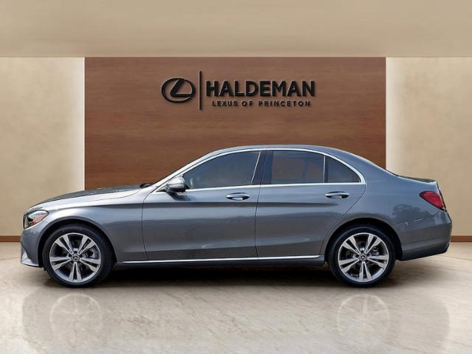 Used 2021 Mercedes-Benz C 300 4MATIC Sedan image 4