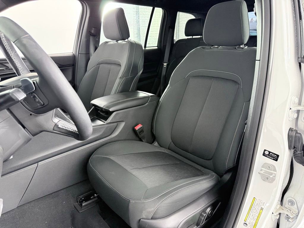 Used 2025 Jeep Grand Cherokee Laredo X w/ Luxury Tech Group I image 12