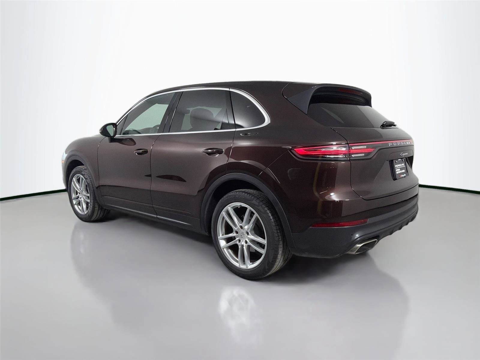 Certified 2022 Porsche Cayenne GTS AWD/4WD image 3