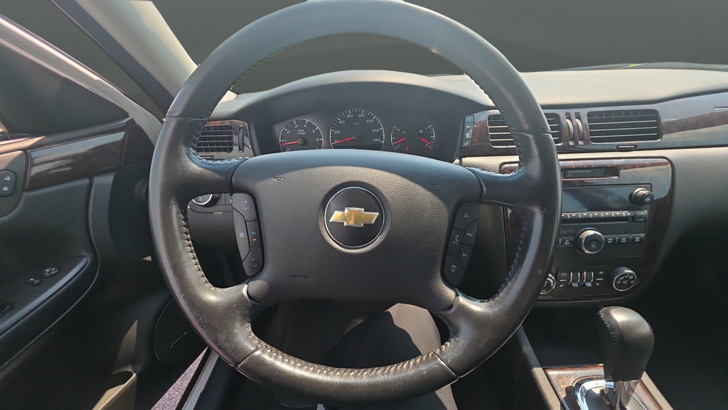 Used 2014 Chevrolet Impala LTZ FWD image 16