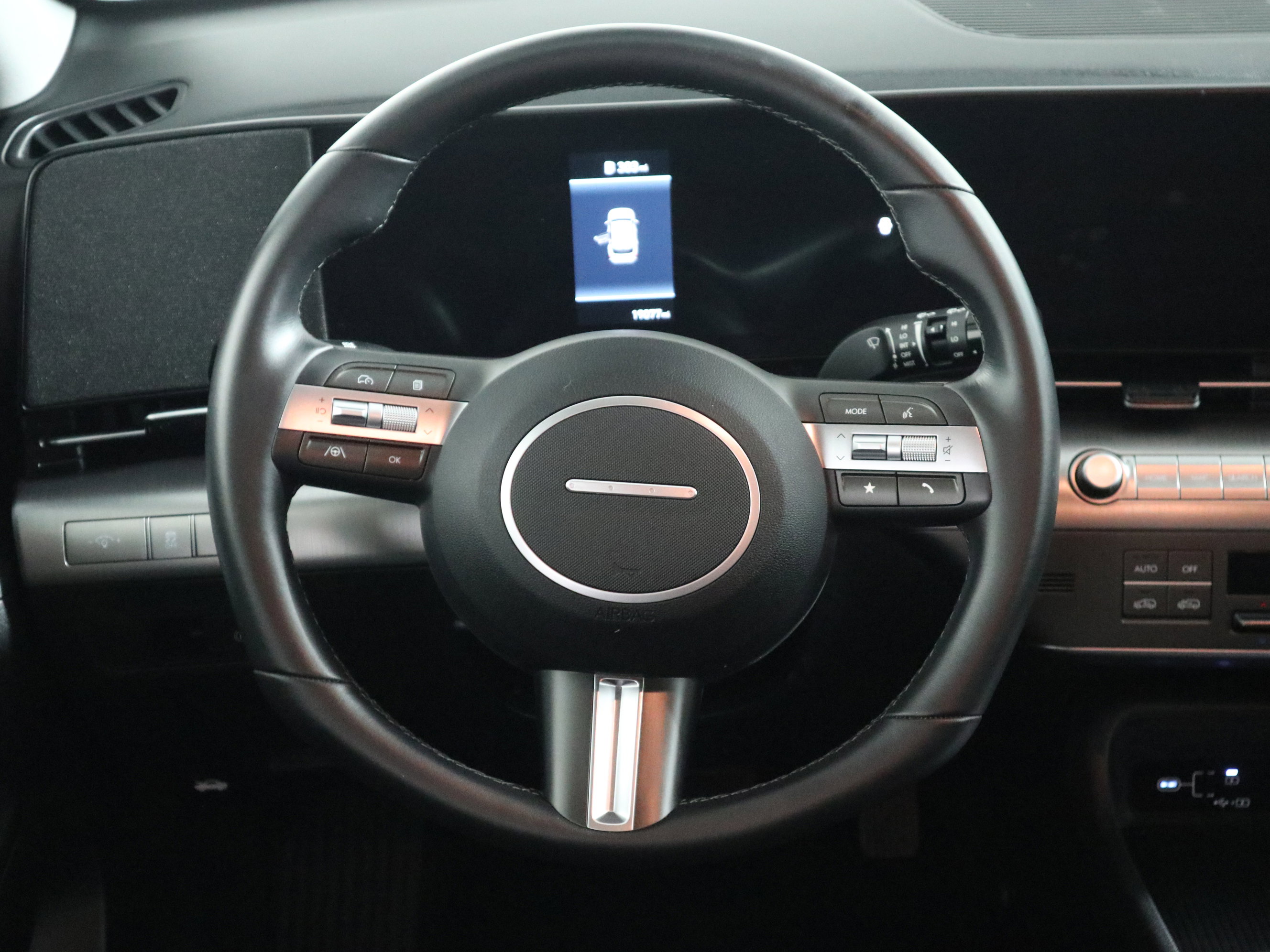 Used 2025 Hyundai Kona SEL AWD/4WD image 16