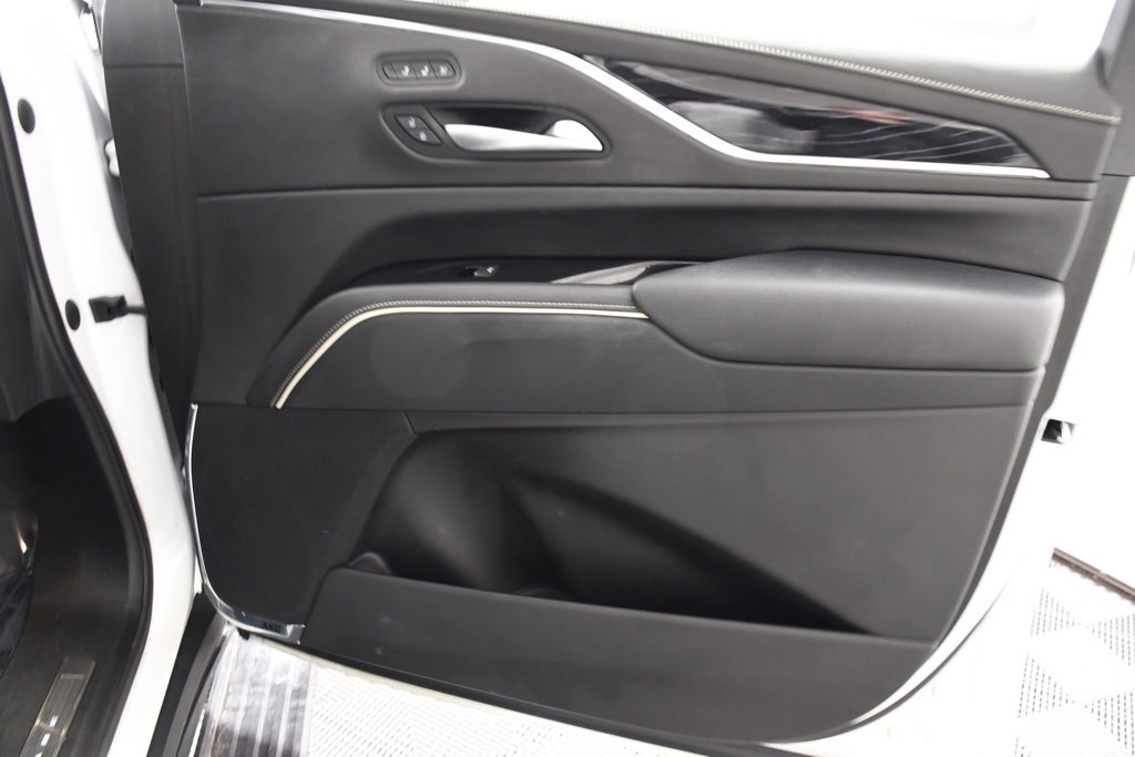 Used 2023 Cadillac Escalade Sport w/ LPO, ONYX Package image 18