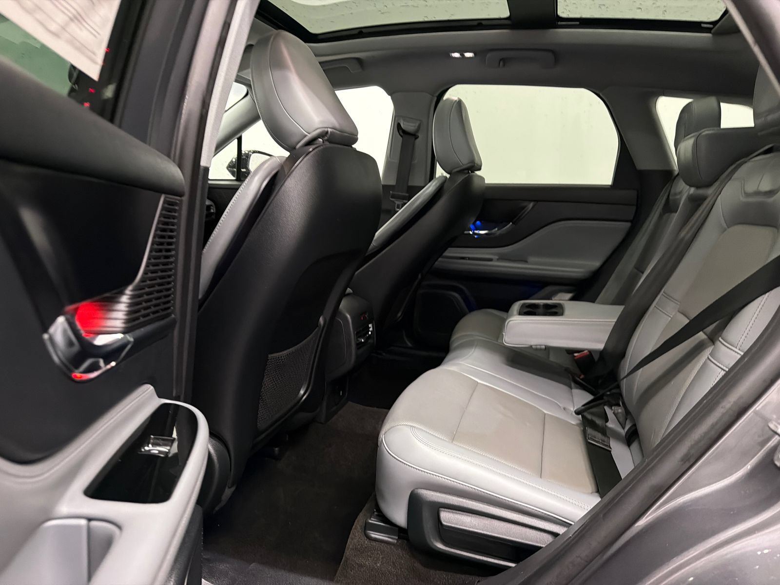 Used 2022 Lincoln Corsair AWD w/ Premium Package image 18