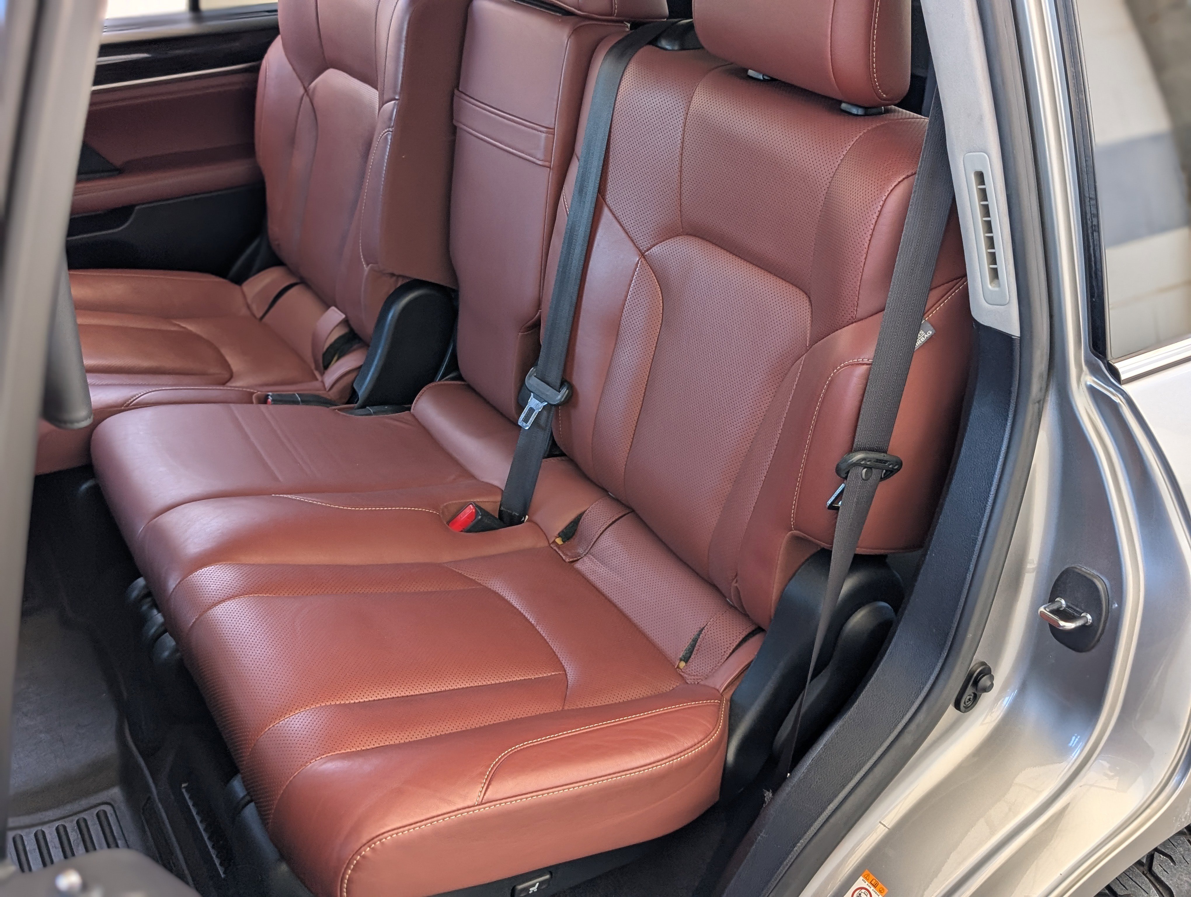 Used 2017 Lexus LX 570 4WD w/ Luxury Package image 18