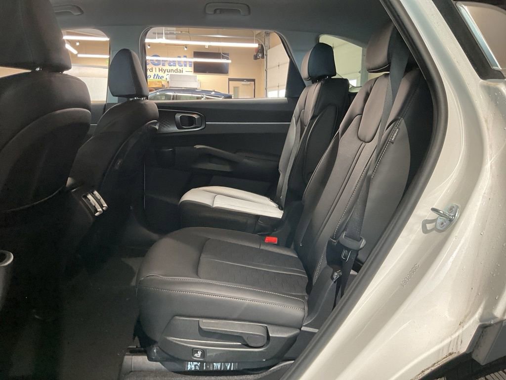 New 2025 Kia Sorento EX image 21