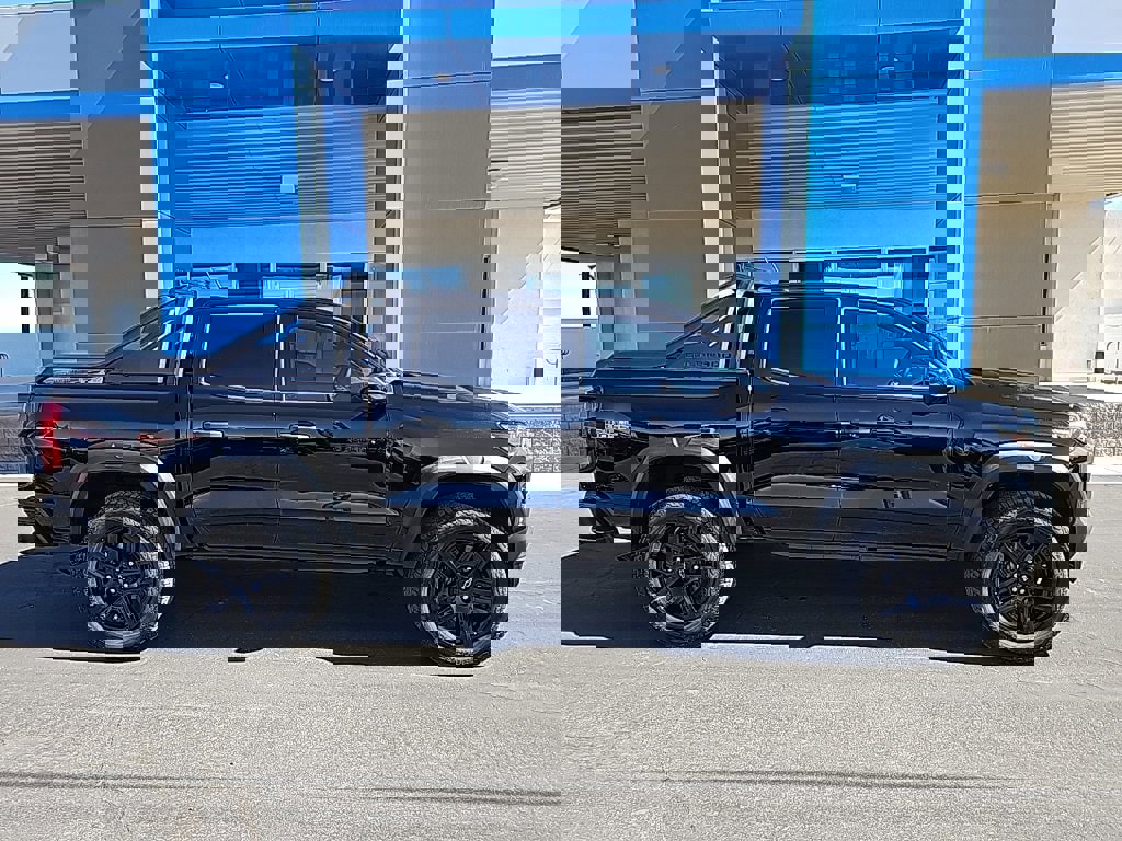 New 2025 Chevrolet Colorado Trail Boss w/ Midnight Edition image 2