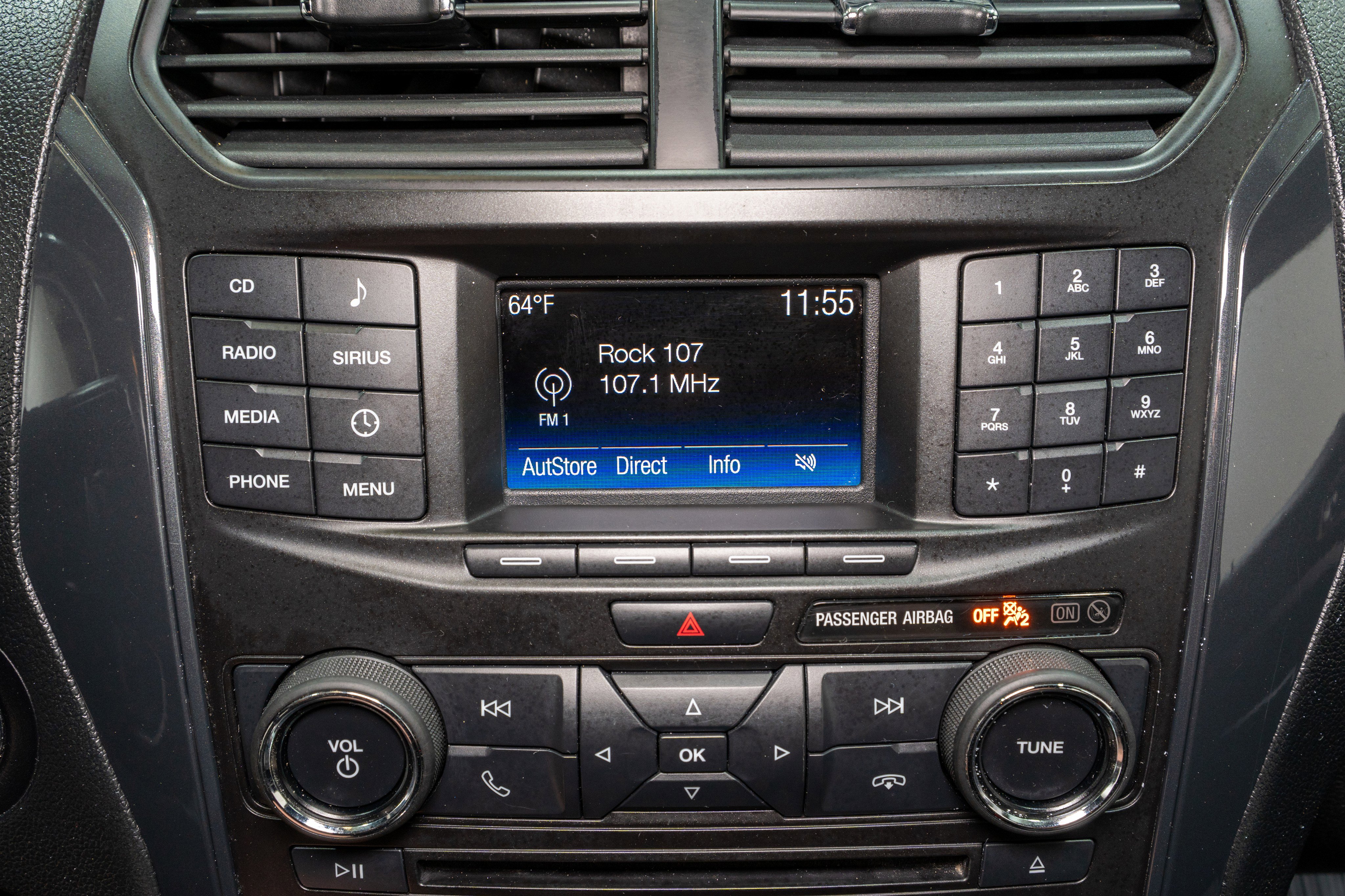 Used 2017 Ford Explorer XLT FWD image 15