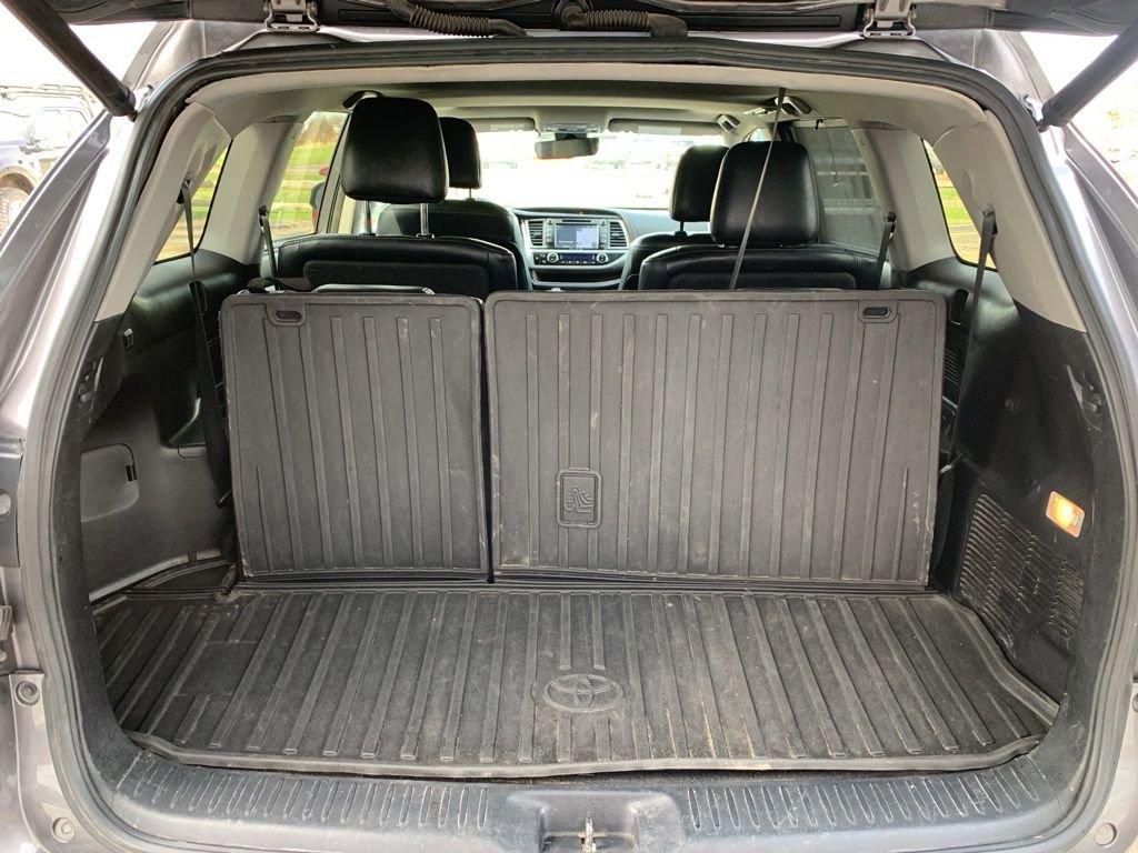 Used 2018 Toyota Highlander XLE image 6