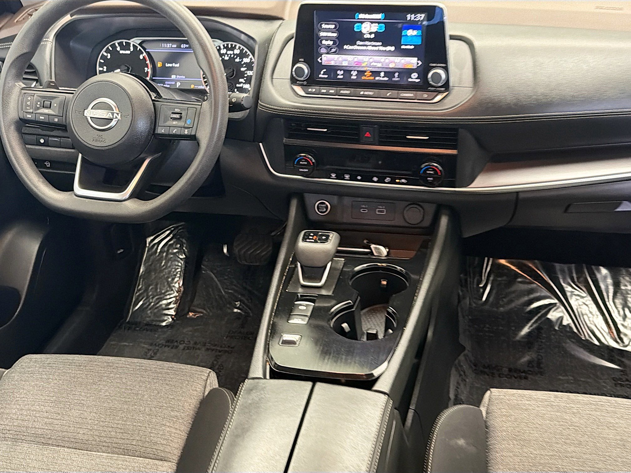 Used 2023 Nissan Rogue SV image 12