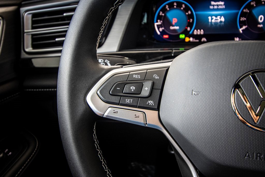 New 2026 Volkswagen Atlas Cross Sport SE image 33