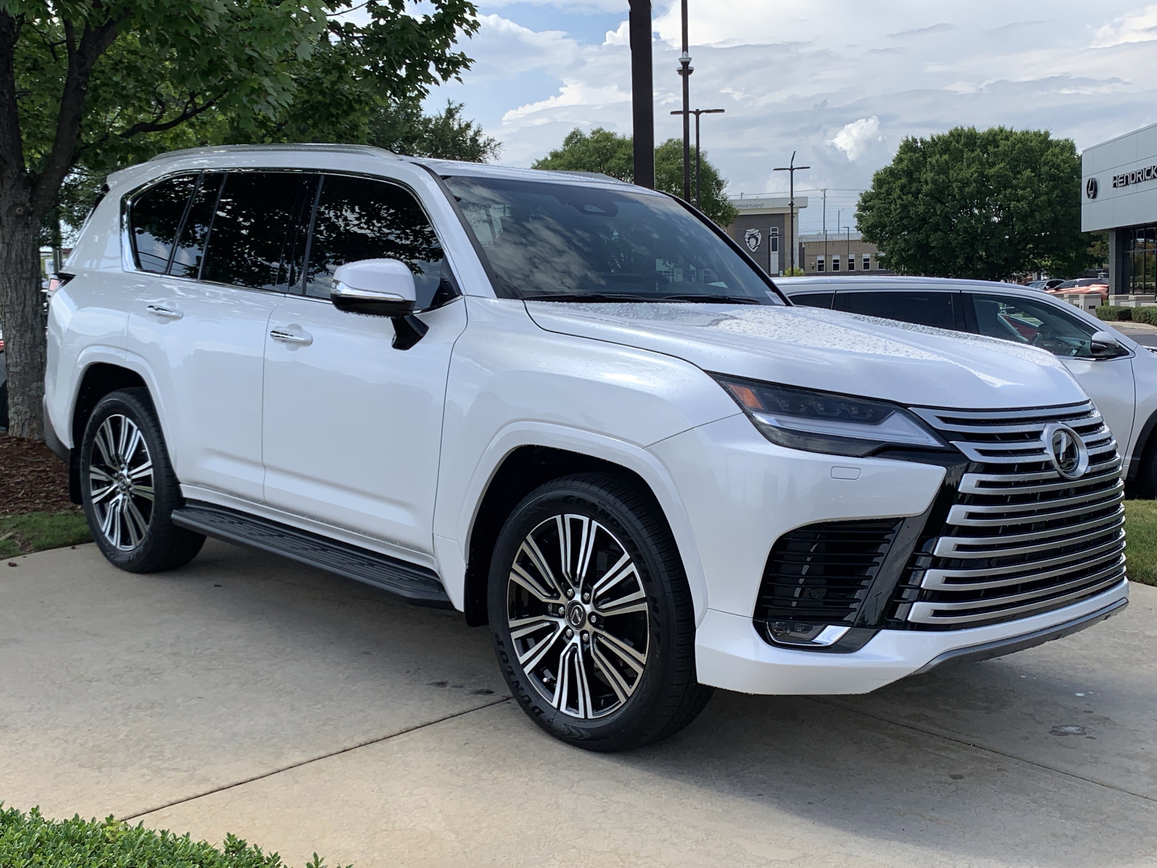 Certified 2025 Lexus LX 600 4WD w/ Accessory Package (2T) image 3