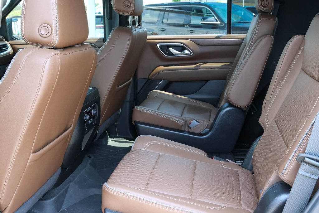 Used 2024 Chevrolet Tahoe High Country AWD/4WD image 19