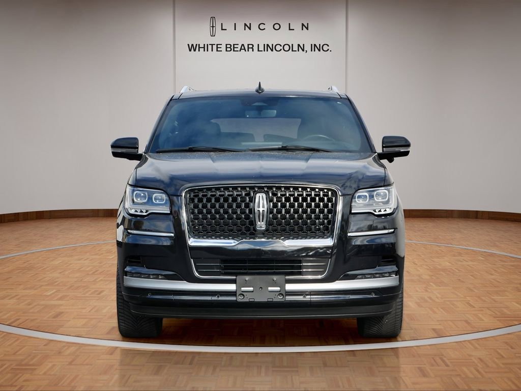 Used 2024 Lincoln Navigator Reserve AWD/4WD image 2