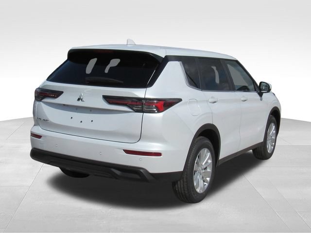 New 2026 Mitsubishi Outlander ES FWD image 3