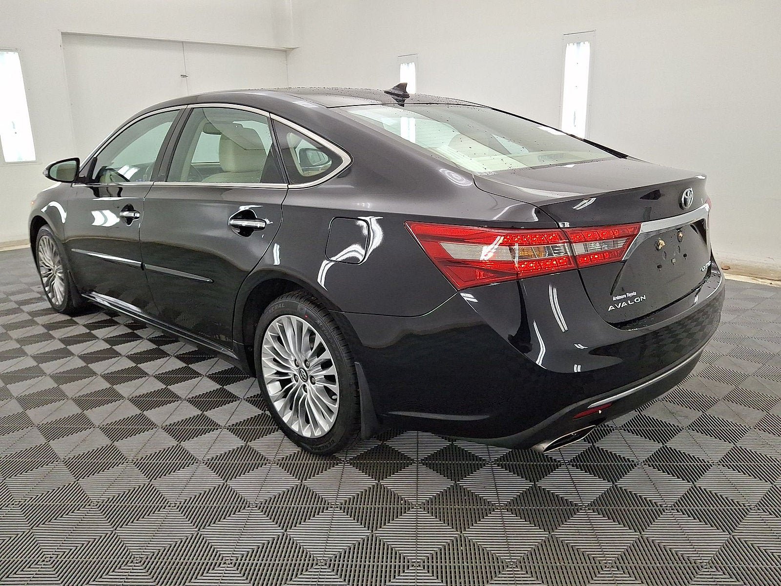 Used 2016 Toyota Avalon Limited w/ Protection Package FWD image 14