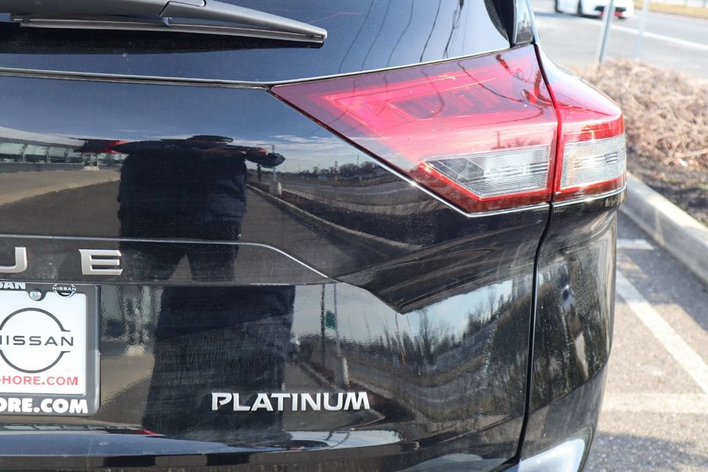 Certified 2025 Nissan Rogue Platinum FWD image 28
