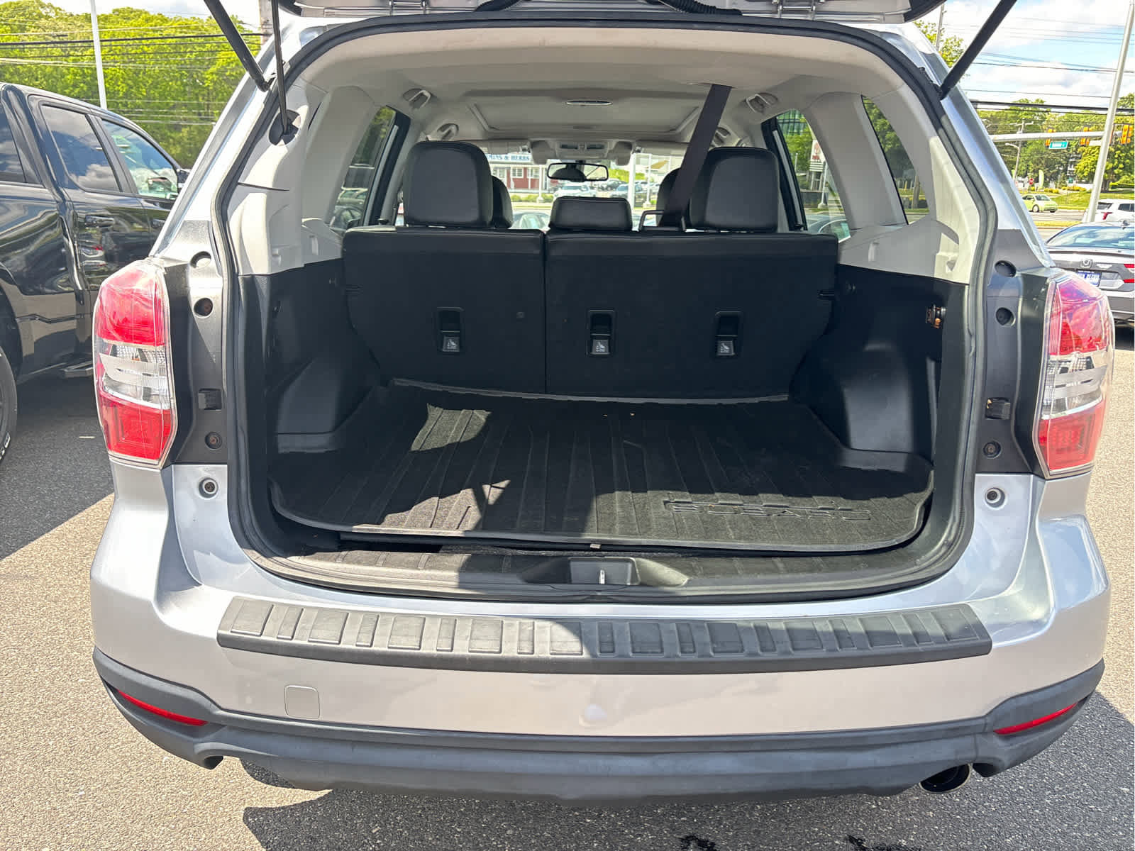 Used 2015 Subaru Forester 2.5i Touring w/ Eyesight & Navigation System AWD/4WD image 25
