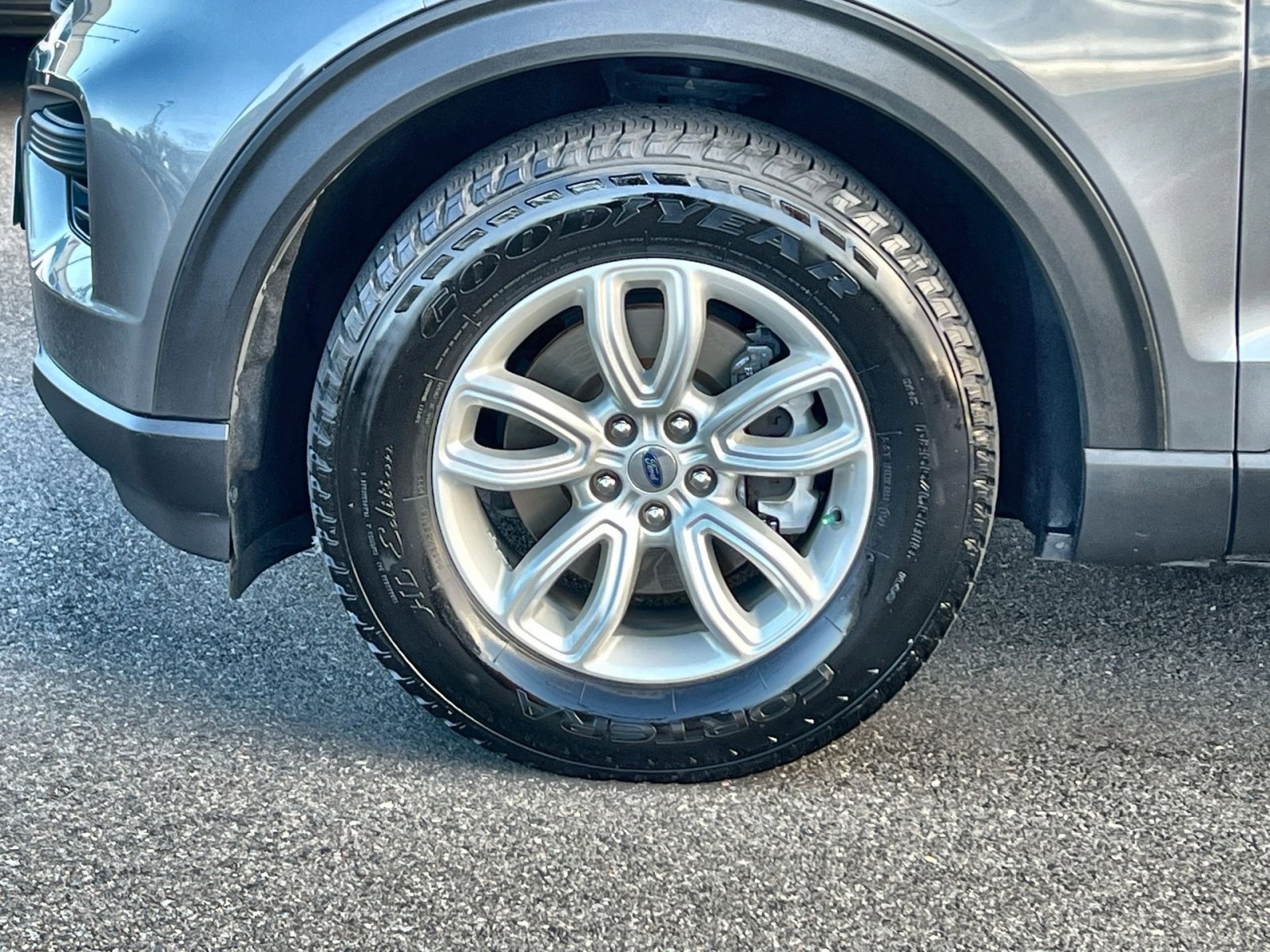 Used 2021 Ford Explorer 2WD image 12