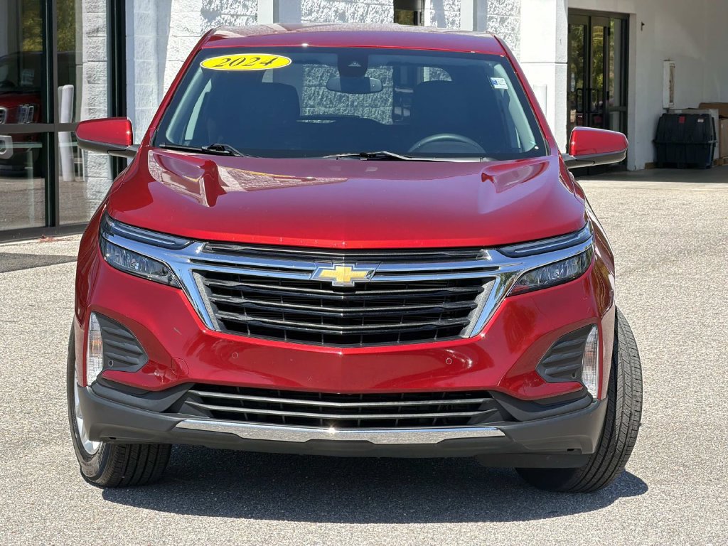 Used 2024 Chevrolet Equinox LT FWD image 2