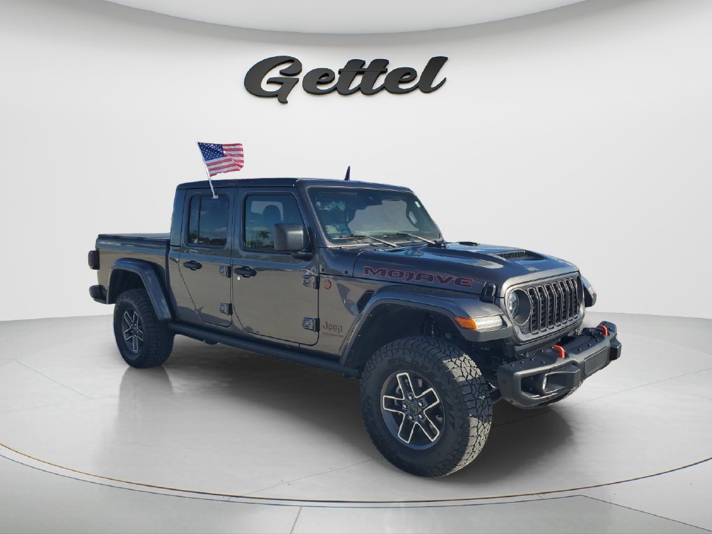 Used 2025 Jeep Gladiator Mojave AWD/4WD image 3