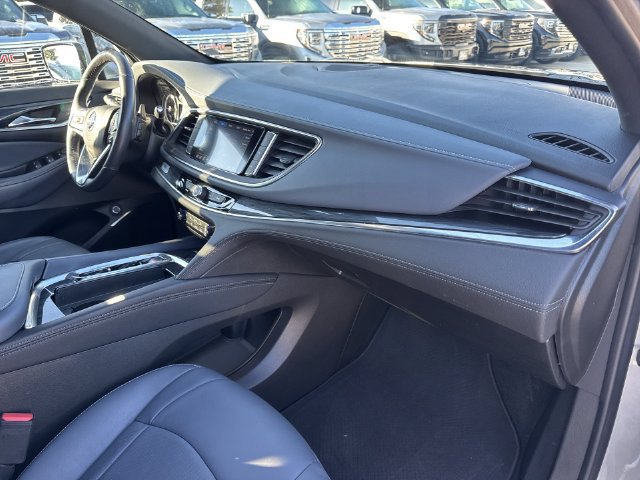 Used 2024 Buick Enclave Essence w/ Sport Touring Edition FWD image 27