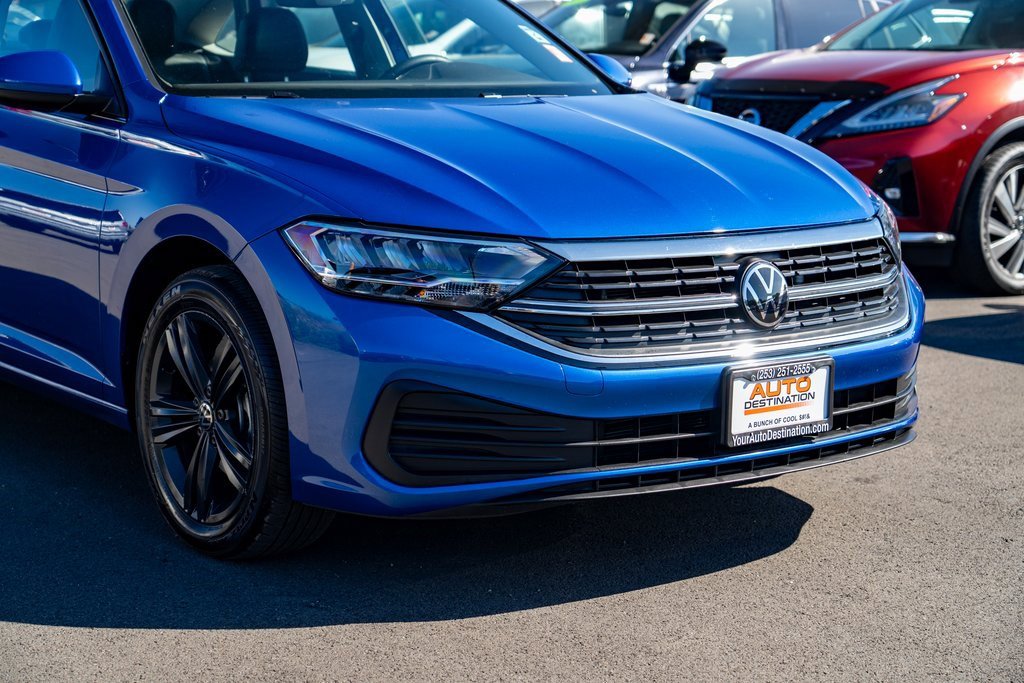 Used 2024 Volkswagen Jetta SE w/ Panoramic Sunroof Package image 6