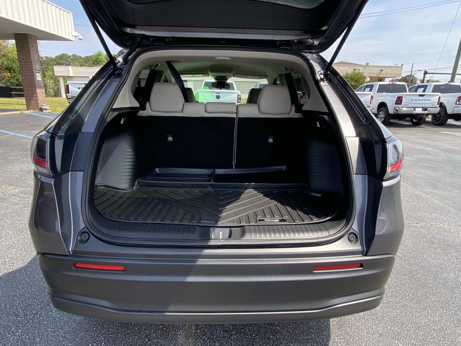 Used 2024 Honda HR-V LX image 6