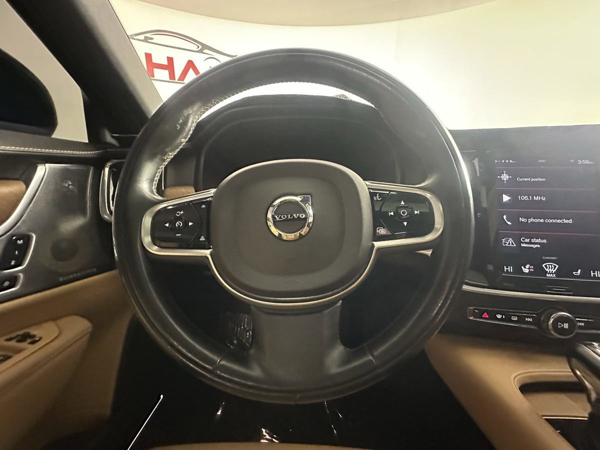 Used 2017 Volvo S90 T6 Inscription w/ Vision Package image 32