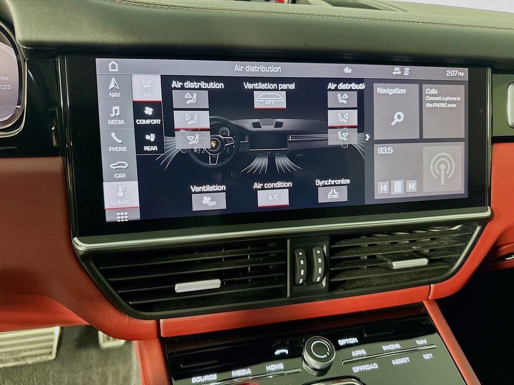 Used 2021 Porsche Cayenne GTS image 22