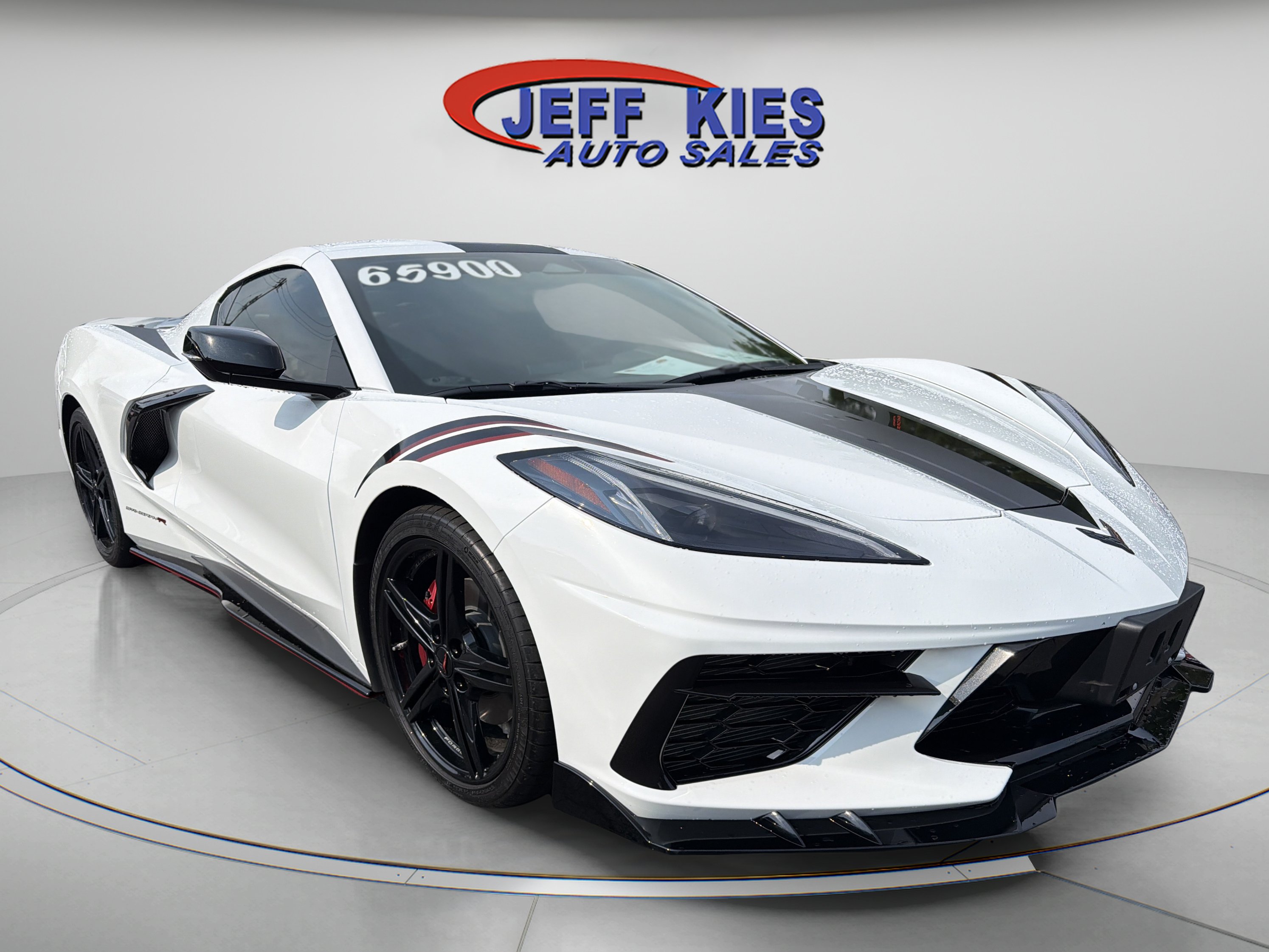 Used 2025 Chevrolet Corvette Stingray Coupe RWD image 3