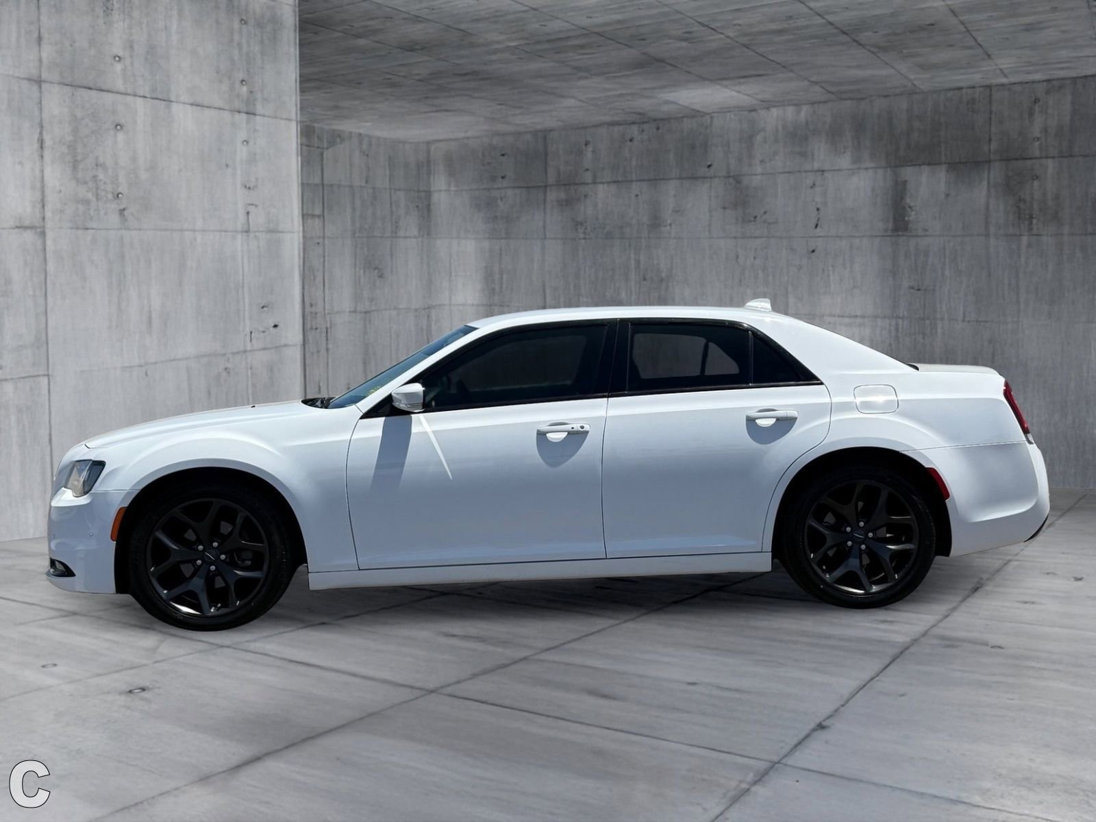 Used 2021 Chrysler 300 S RWD image 3