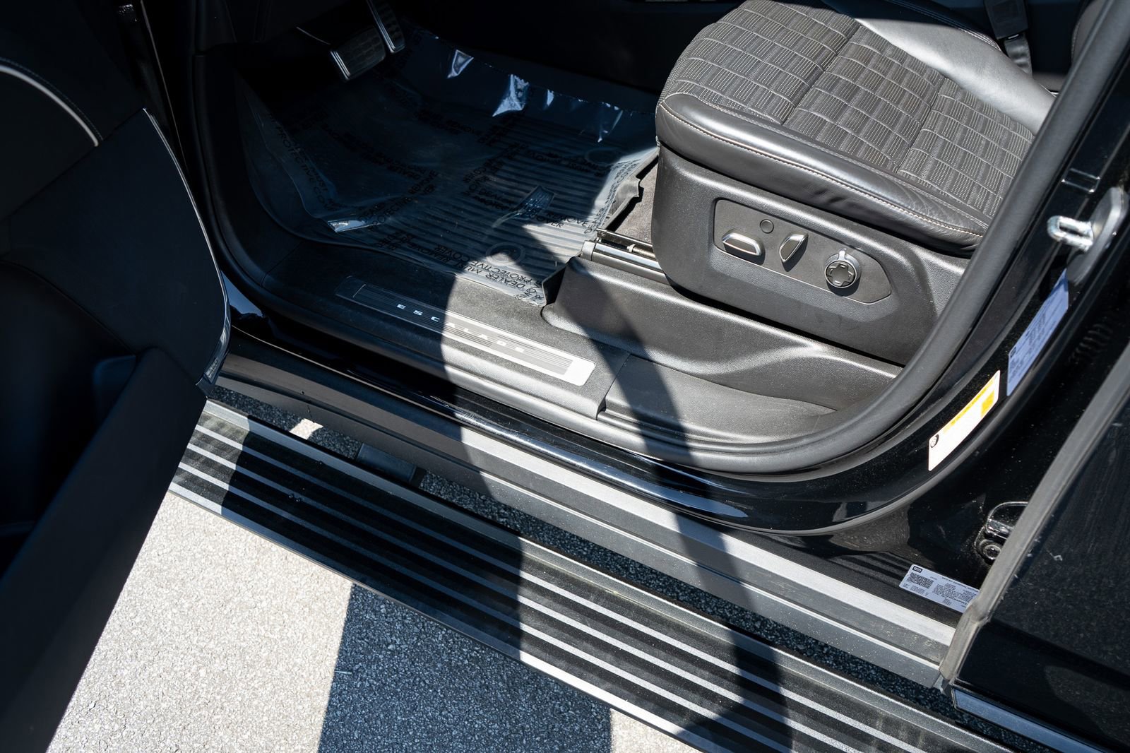 Used 2023 Cadillac Escalade V AWD/4WD image 34