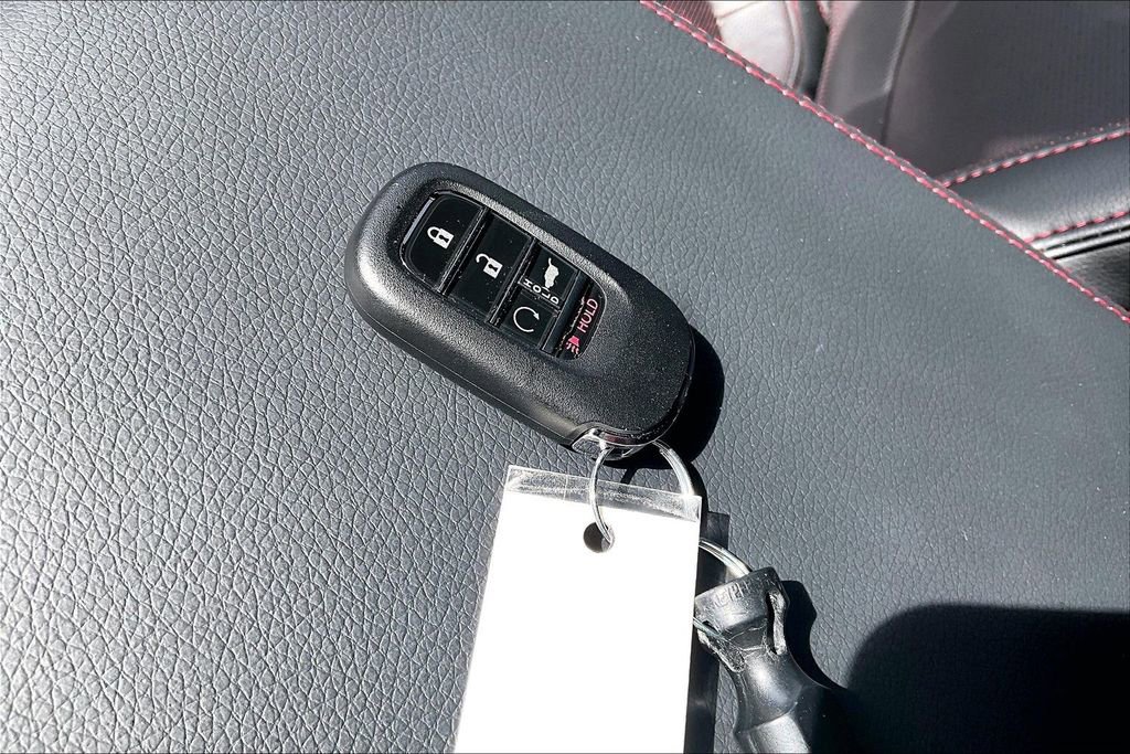 Used 2025 Honda Pilot Black Edition image 12