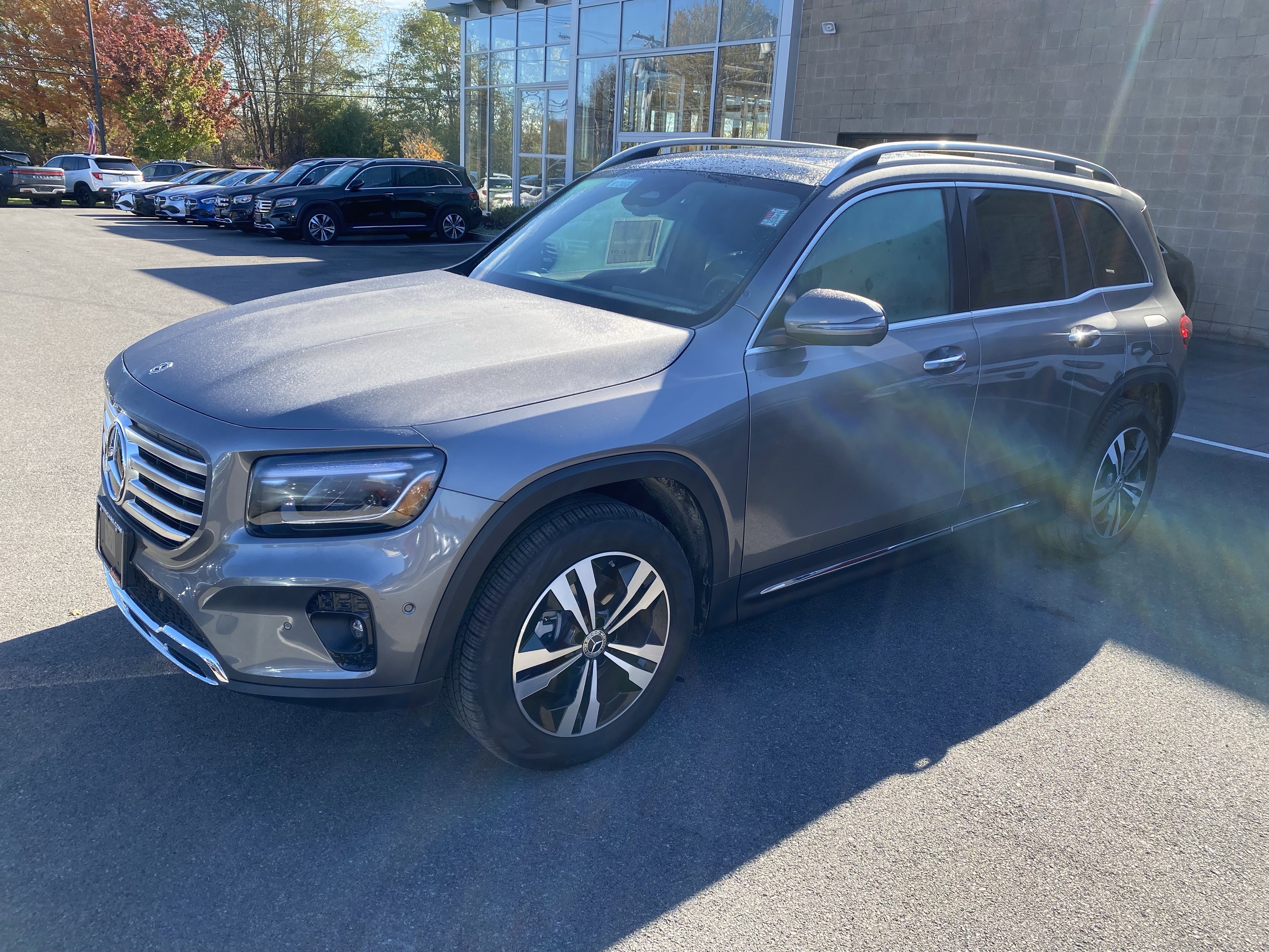 Used 2025 Mercedes-Benz GLB 250 4MATIC image 4