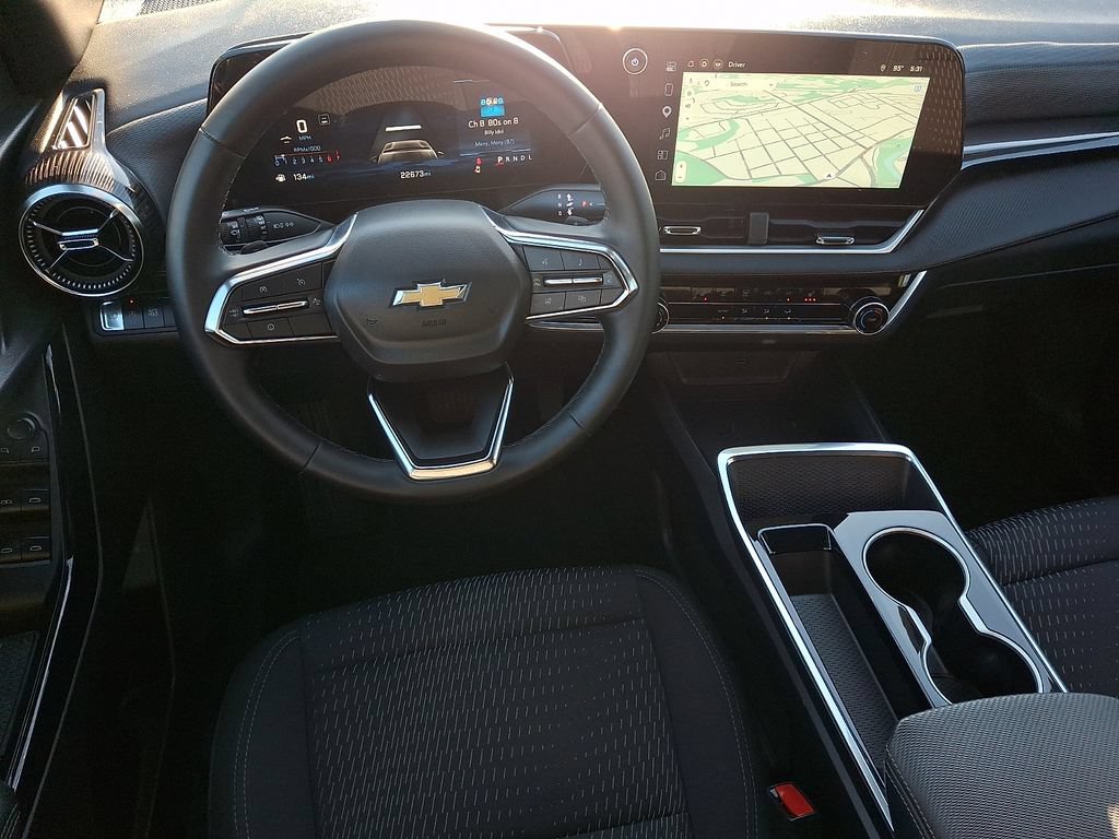 Used 2025 Chevrolet Equinox LT FWD image 11