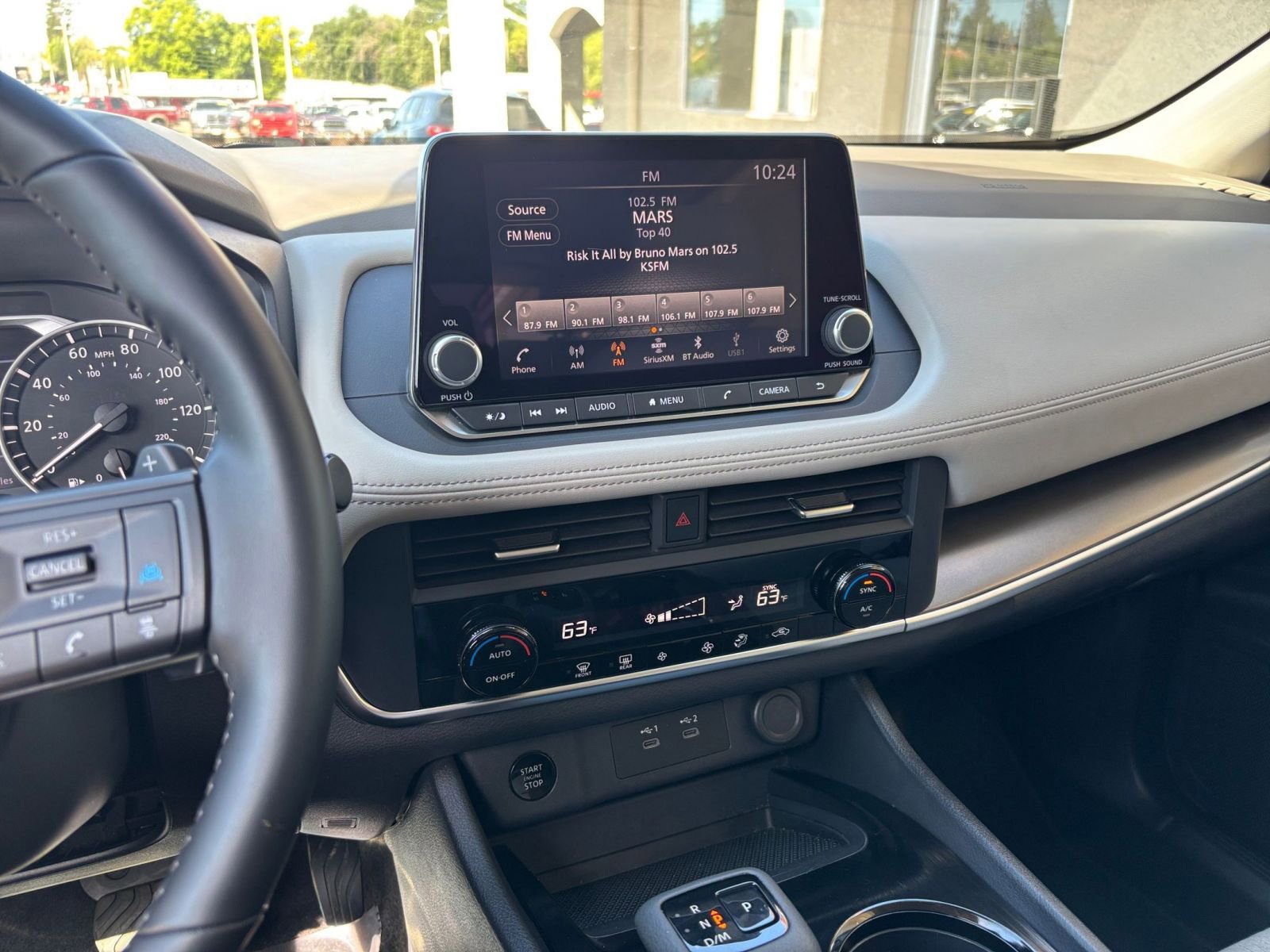 Used 2025 Nissan Rogue SV AWD/4WD image 17