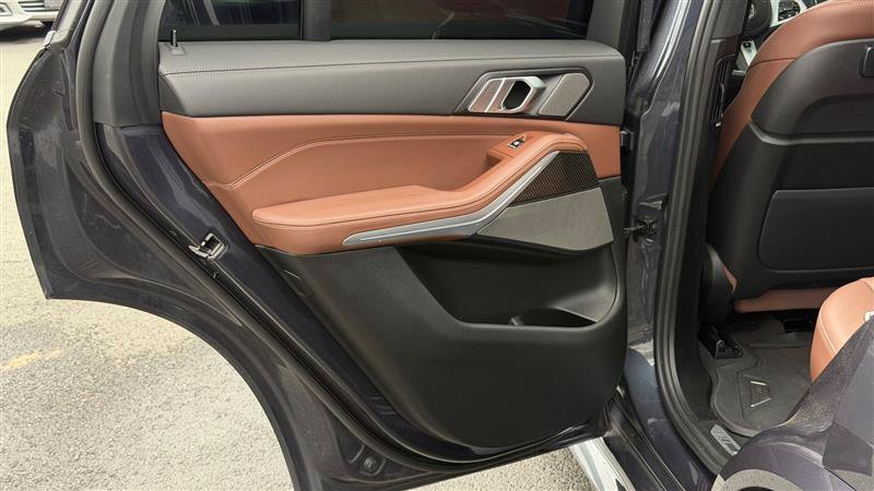 Used 2022 BMW X5 M50i AWD/4WD image 49