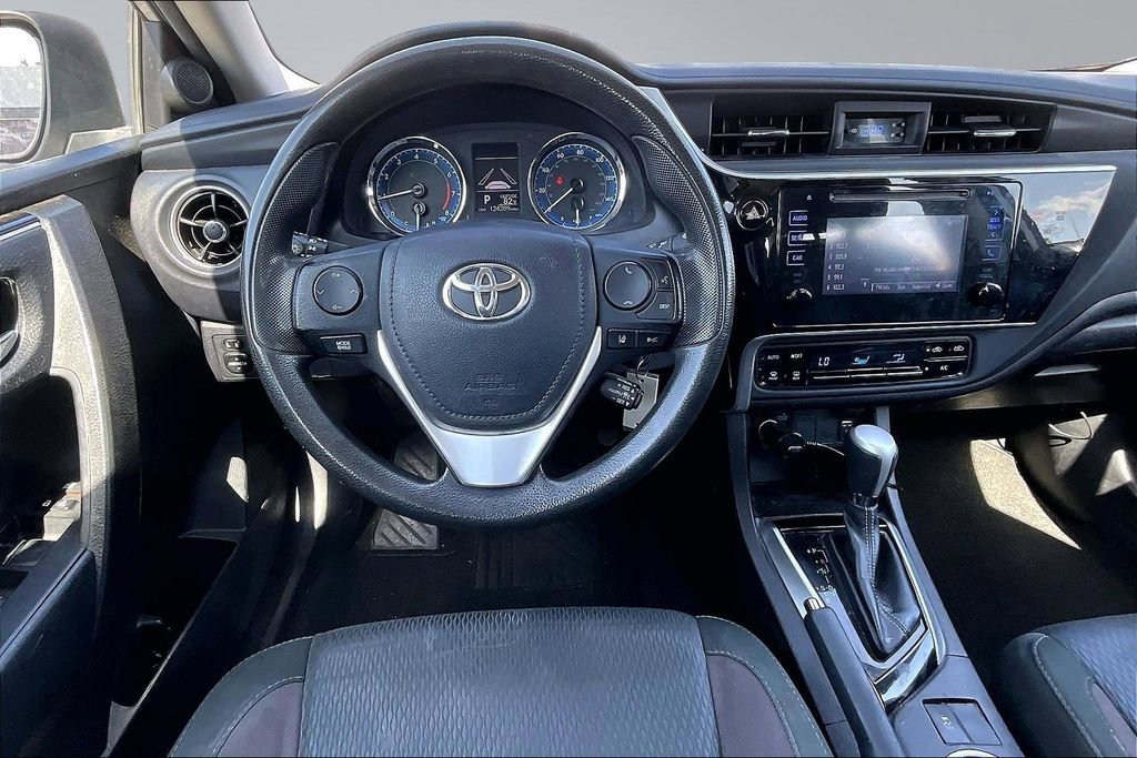 Used 2017 Toyota Corolla XSE FWD image 5