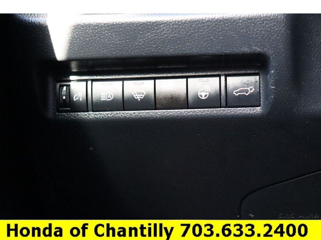Used 2022 Toyota RAV4 XLE image 18