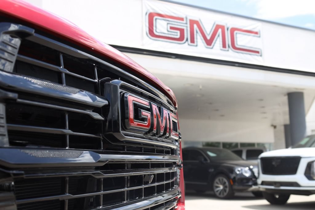 Used 2026 GMC Yukon Elevation w/ Elevation Premium Package AWD/4WD image 24