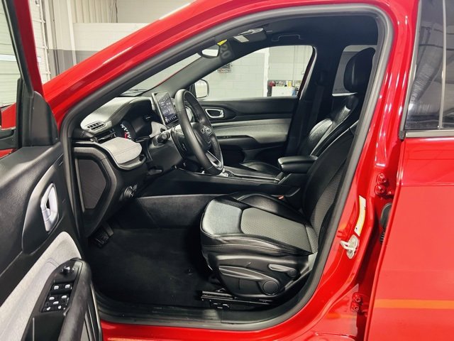 Used 2024 Jeep Compass Latitude image 21