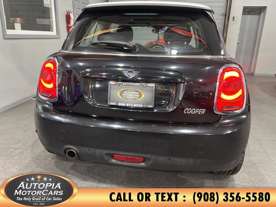 Used 2019 MINI Cooper 2-Door Hardtop w/ Storage Package image 38