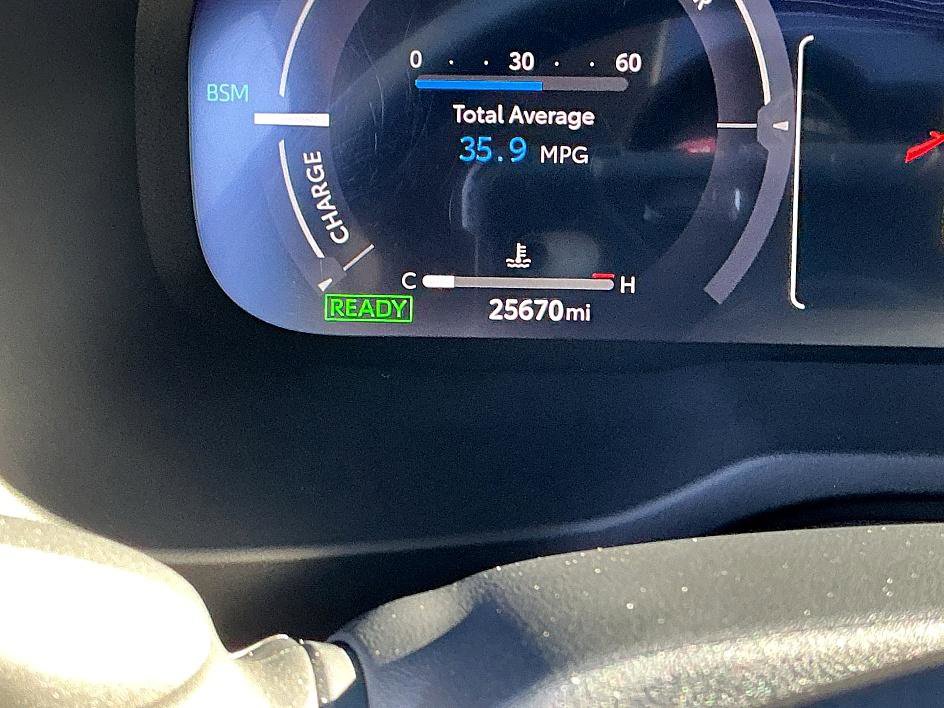 Used 2023 Toyota RAV4 Limited image 16