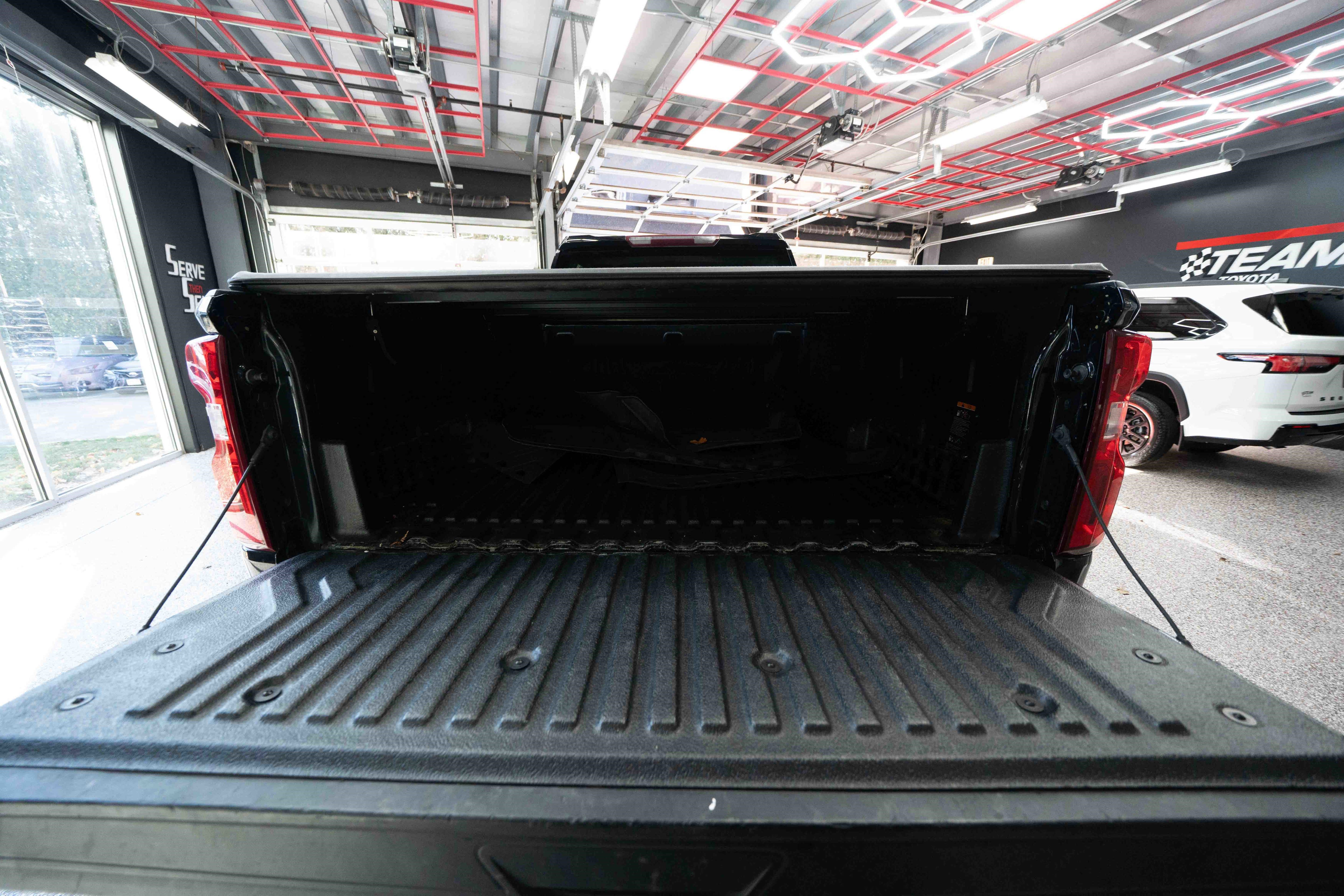 Used 2021 Chevrolet Silverado 2500 Custom w/ Custom Value Package image 27