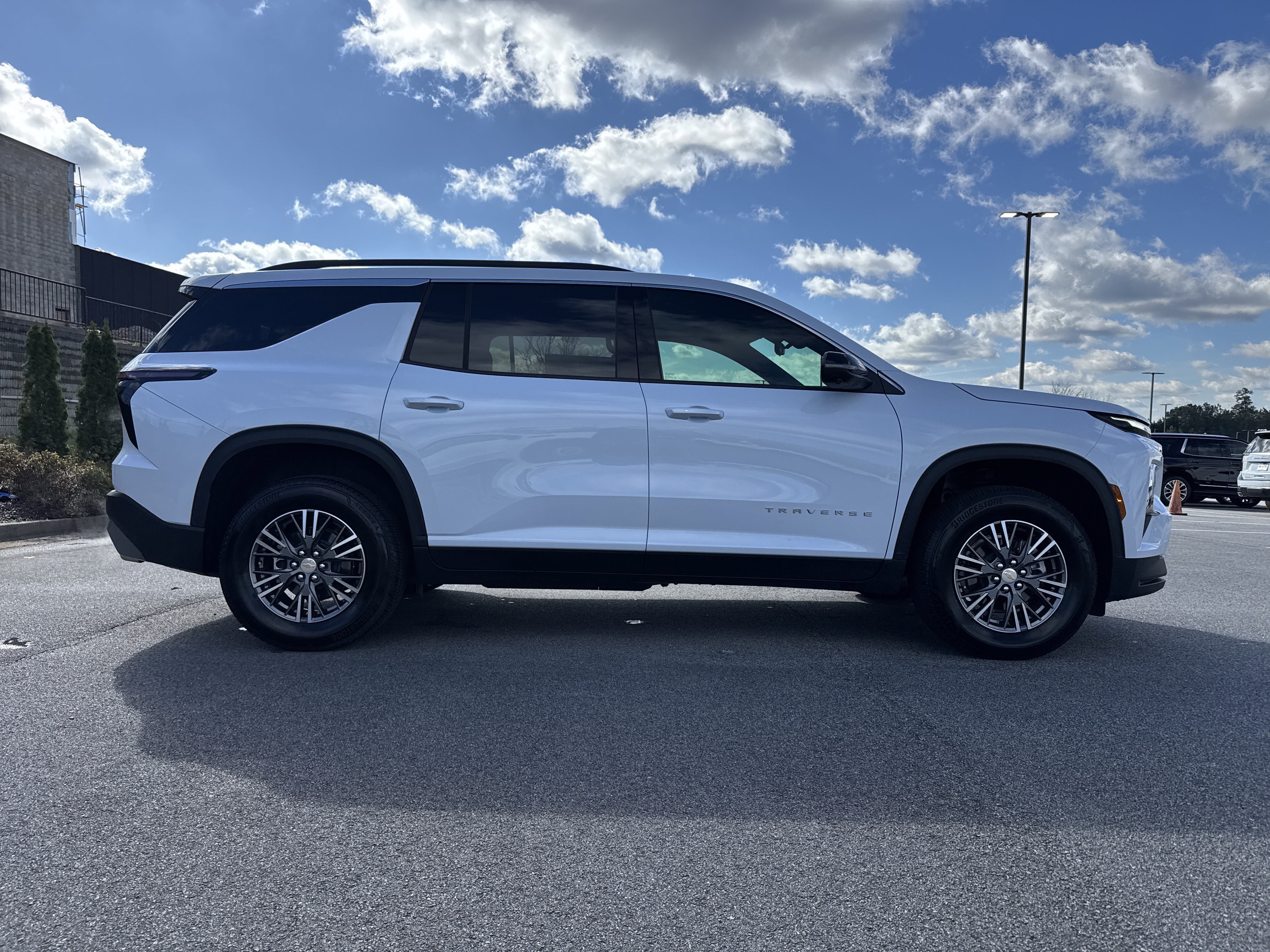 Used 2026 Chevrolet Traverse LT w/ Driver Confidence Package image 11