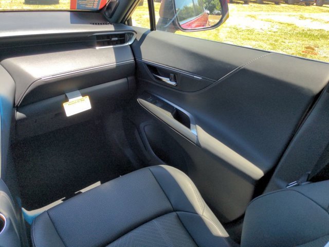 Used 2021 Toyota Venza Limited image 17