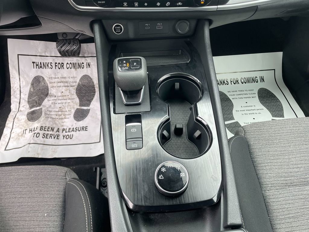 Used 2023 Nissan Rogue SV image 22