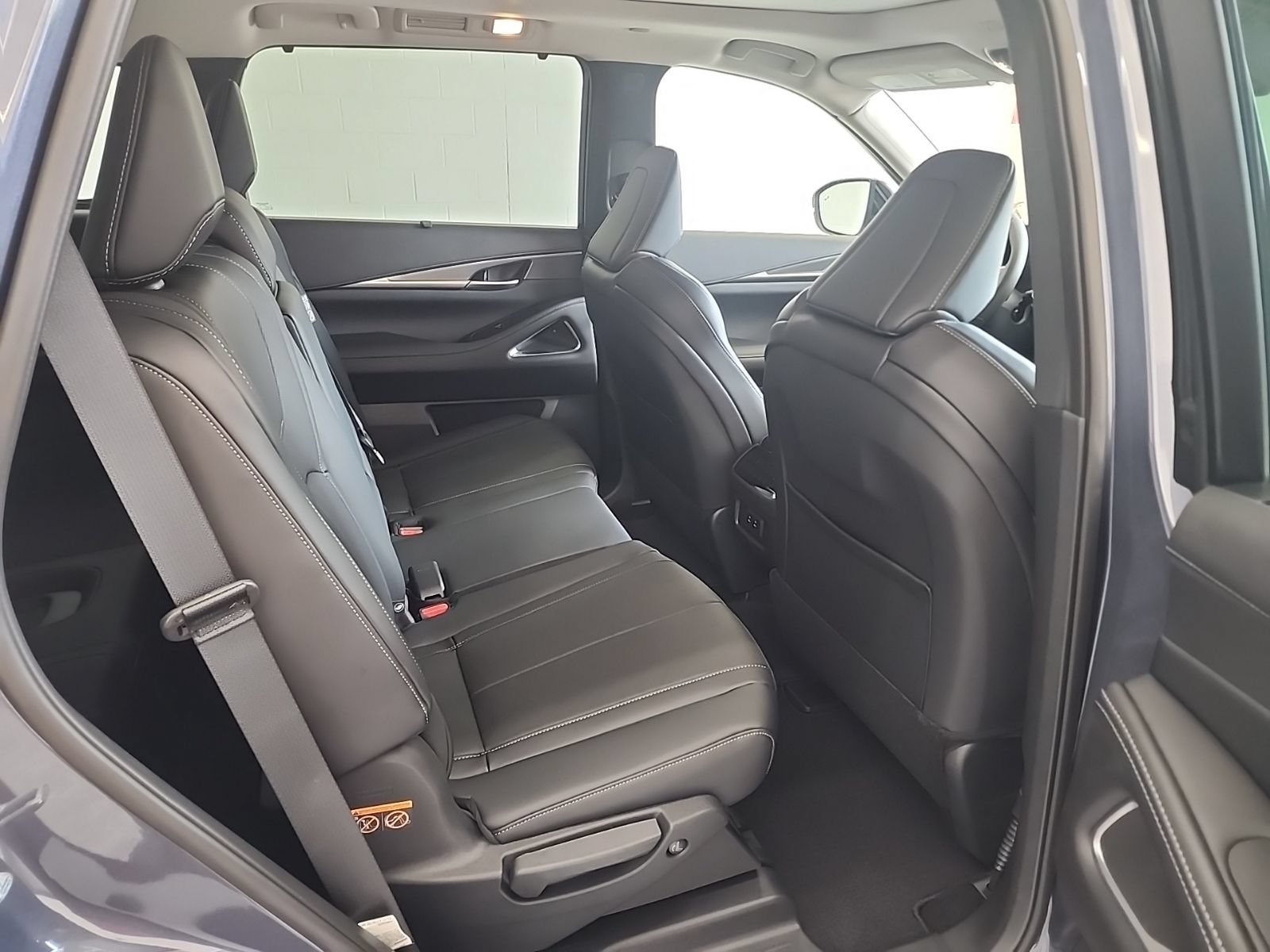 Certified 2026 INFINITI QX60 Luxe w/ Cargo Package AWD/4WD image 11