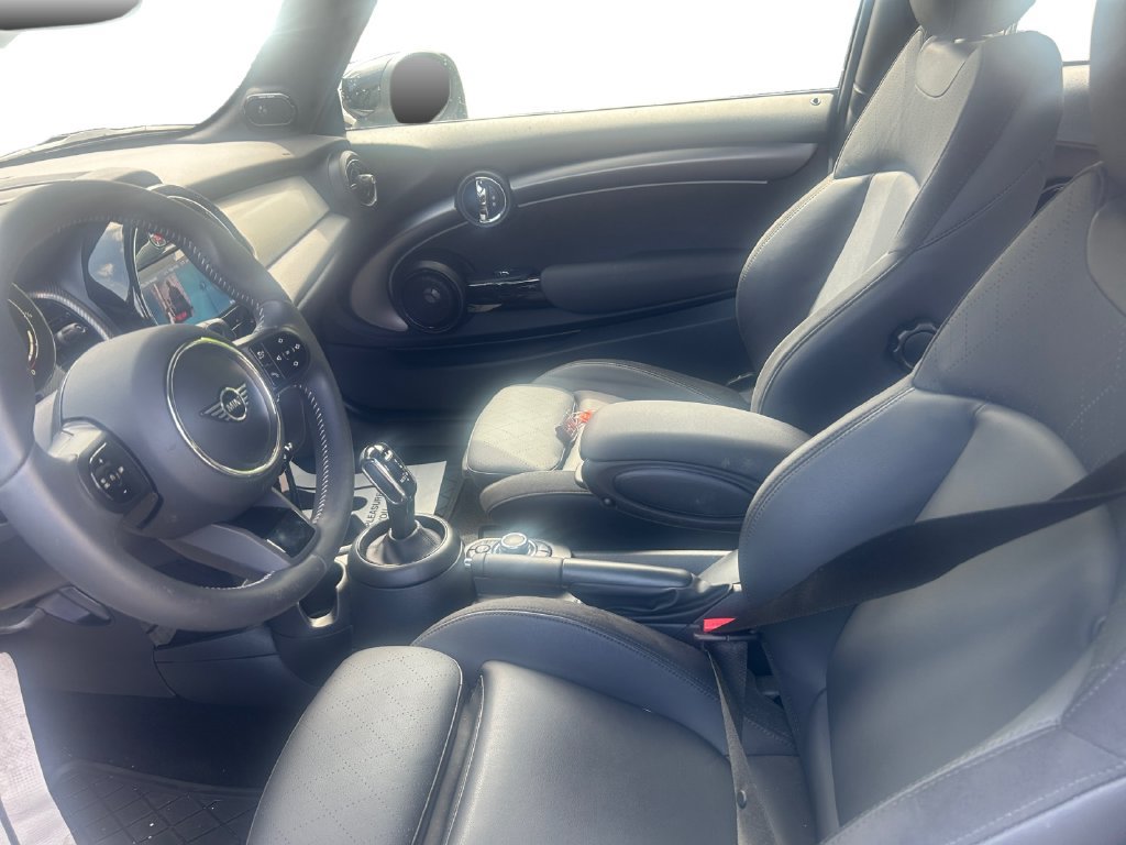 Used 2024 MINI Cooper S w/ Signature Upholstery Package FWD image 9