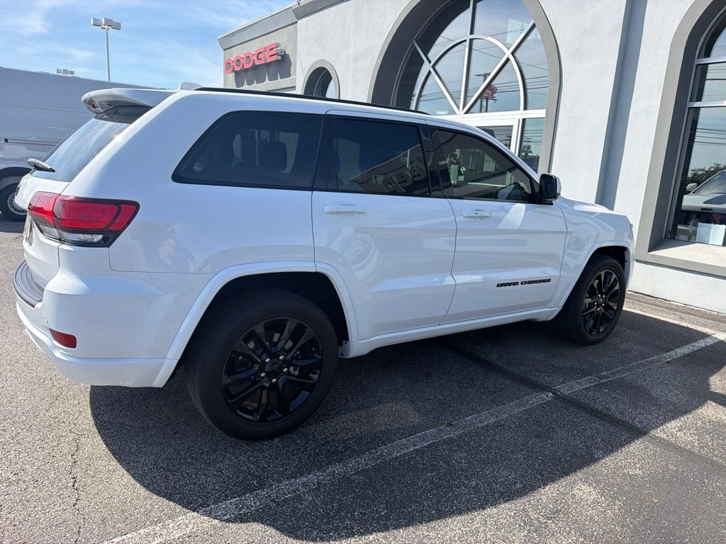 Used 2021 Jeep Grand Cherokee Laredo X RWD image 5